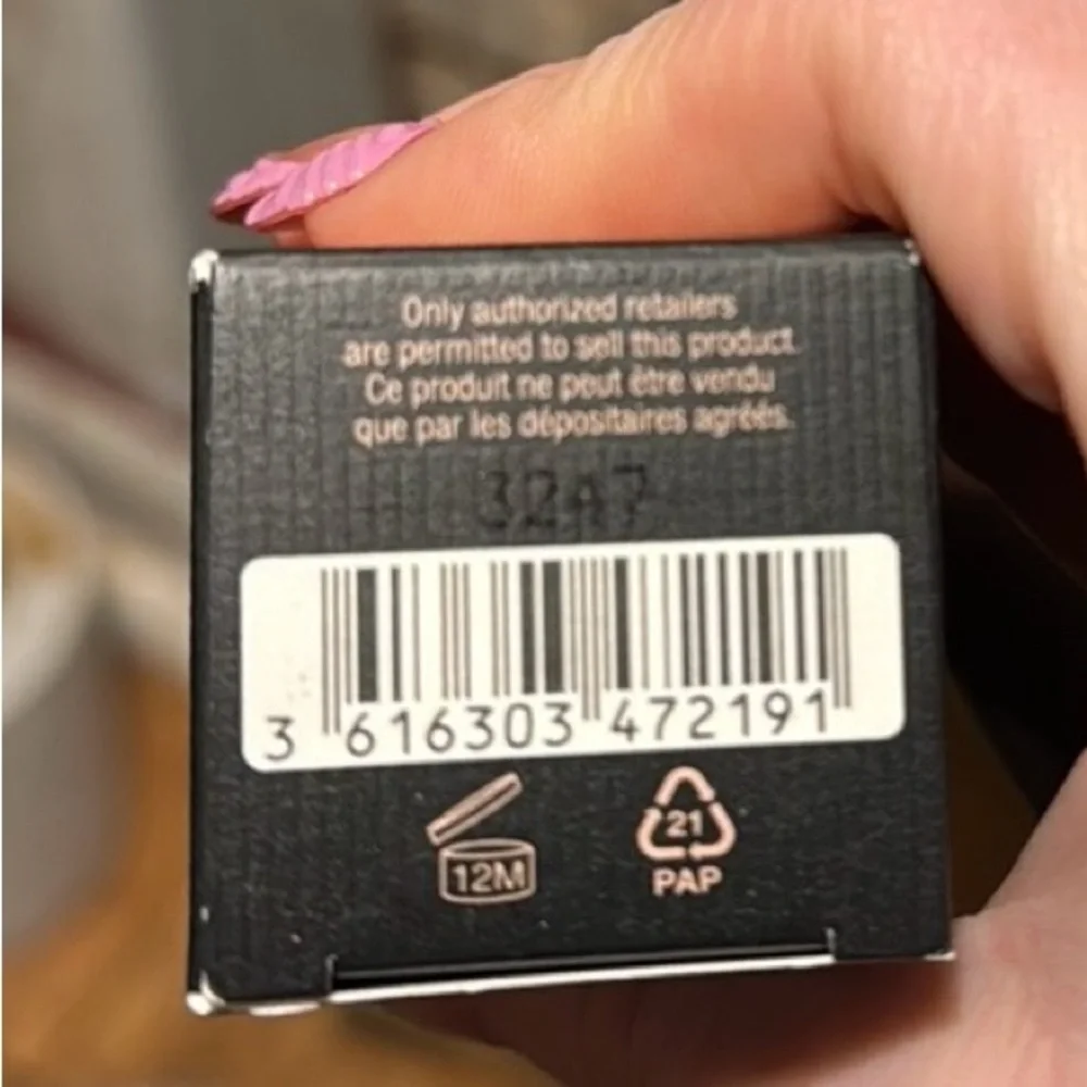 GUCCI 24 Hour Full Coverage Luminous Matte Finish Foundation Shade 132W
